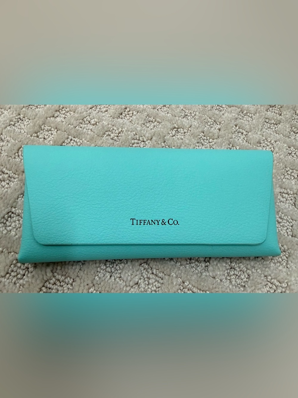 TIFFANY & CO | BNWOT Eyeglasses Case Faux Leather Semi-Hard Magnetic